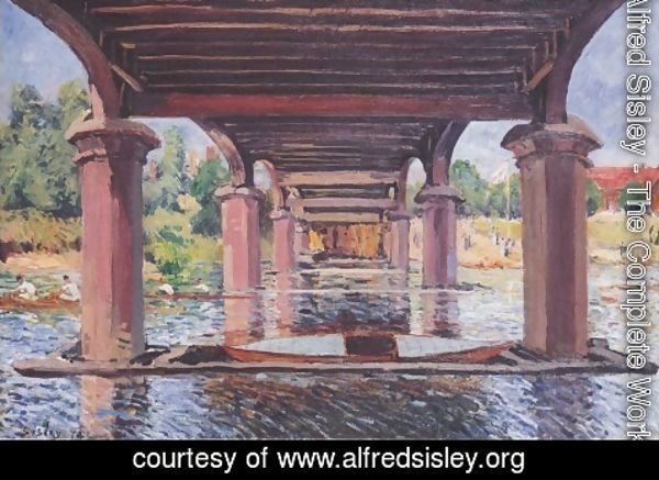 Alfred Sisley - Under The Bridge At Hampton Court
